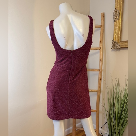 Mi Ami Francesca's Megan Glitter Tulip Mini Dress Burgundy Wine Merlot Medium - Picture 2 of 7